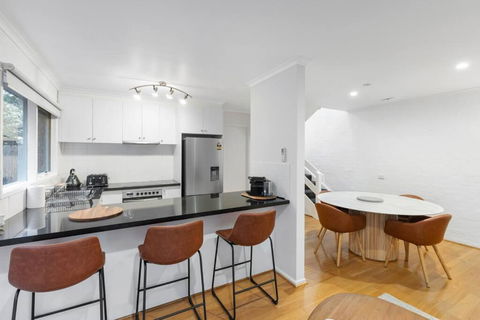 A Home Away From Home In Geelong - Darwin Holiday 1