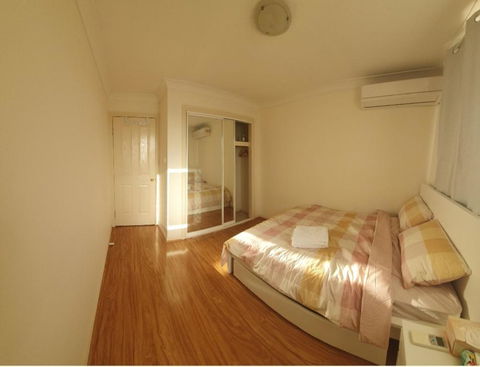 A Little Bedroom For You (3) - Darwin Holiday 1
