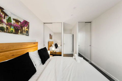 A Lux 2BR Apt With Panoramic Views, FREE Parking - Darwin Holiday 1