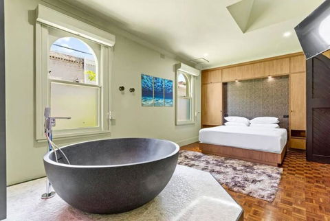 A Luxury Space With Playstation In Darling Harbour - Darwin Holiday 0