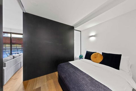 A Modern & Spacious 2BR Apt Near Melbourne Uni - Darwin Holiday 1