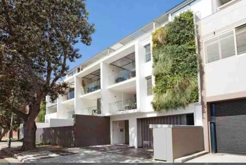 A Modern Two Bedroom Apartment! Quiet, Secure And 1 Minute Walk To Bondi Beach! - Darwin Holiday 3