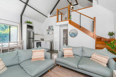 A Perfect Stay - Gidgets Studio - Darwin Holiday 2