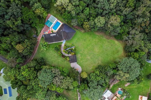 A Piece Of Tropical Paradise-Near Crystal Cascades - Darwin Holiday 2