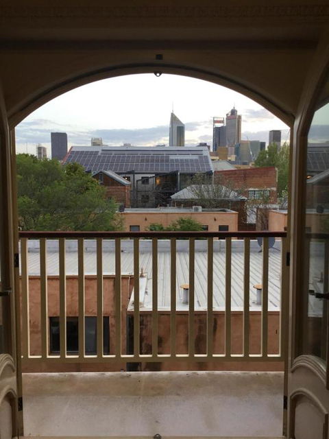 A Quiet King Room With Julia Balcony And Free Parking - Darwin Holiday 3