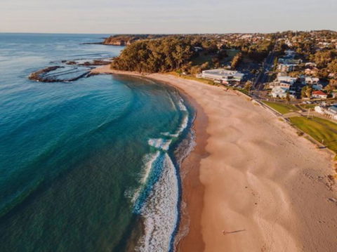 A Reef Intermission - A Coast Break At Mollymook - Darwin Holiday 0