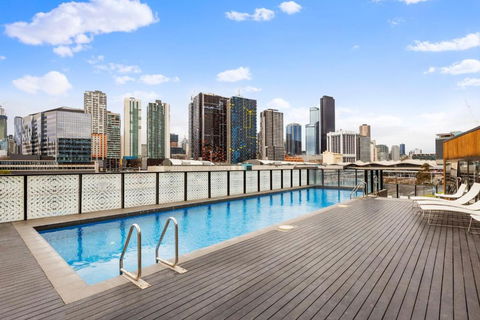 A Stylish 2BR Apt With FREE Parking - Darwin Holiday 3