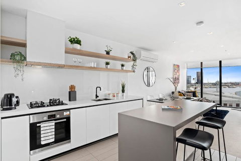 A Stylish 2BR Apt With FREE Parking - Darwin Holiday 4