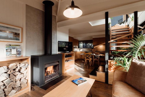 A Stylish And Unique Retreat At Surf Beach - Darwin Holiday 2