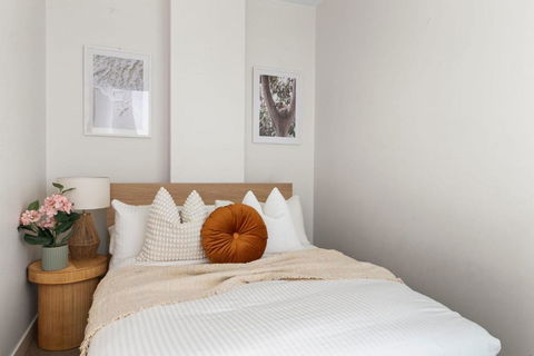 A Stylish & Central 2BR Apt Near Flinders Station - Darwin Holiday 3