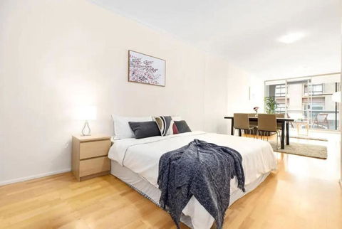A Stylish & Cozy Studio Next To Darling Harbour - Darwin Holiday 1