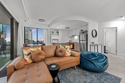 A Touch Of Class - 2Bed-2Bath-1Car-Balcony-Views - CBD - Darwin Holiday 2