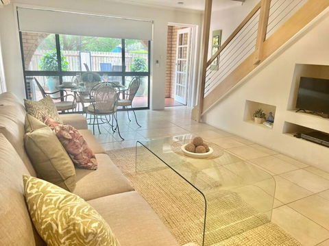 A Touch Of Lux In The Redlands! - Darwin Holiday 0