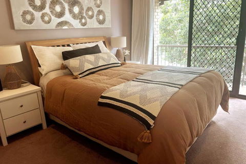 A Touch Of Lux In The Redlands! - Darwin Holiday 1