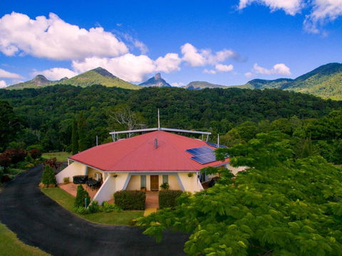 A View Of Mount Warning - Darwin Holiday 0