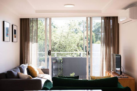A Wabi-Sabi Style Apartment At City - Darwin Holiday 0