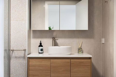 A Wabi-Sabi Style Apartment At City - Darwin Holiday 3
