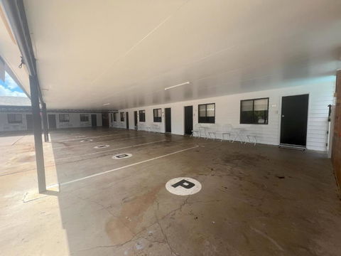 Abajaz Motel-Centrally Located-Shaded Parking - Darwin Holiday 3