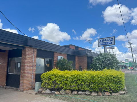 Abajaz Motel-Centrally Located-Shaded Parking - Darwin Holiday 1