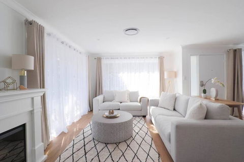 Abbey House - 3BR/sleeps 8 - South Leura - Darwin Holiday 0
