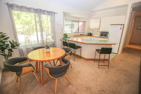 Abenaki - Darwin Holiday 2