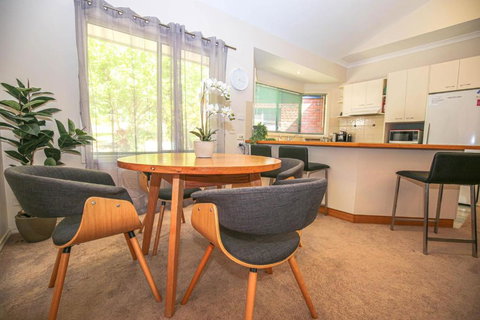 Abenaki - Darwin Holiday 3