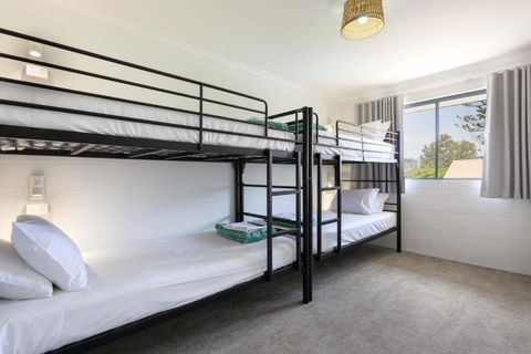 Abode Mooloolaba, Backpackers & Motel Rooms - Darwin Holiday 2