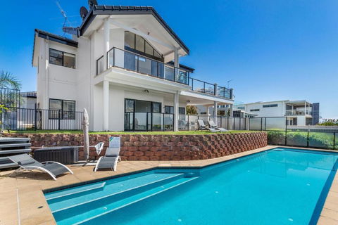 Above And Beyond - Beautiful Home With Heated Pool And Views - Darwin Holiday 0