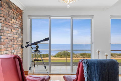 Absolute Bay Frontage With Open Fire And Spa Bath - Darwin Holiday 1