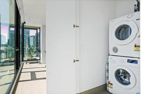 Absolute Bay View Waterfront Getaway Apt 2B2B1C - Darwin Holiday 1