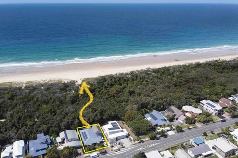 Absolute Beach Front Home -Dogs, Surf, Relax, Bush - Darwin Holiday 0