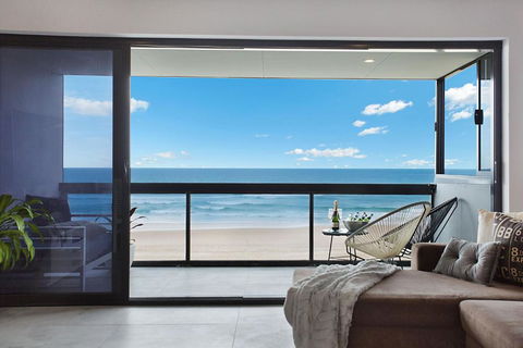 Absolute Beach Front Renovated 3 Bdrm 2 Bath App - Darwin Holiday 0
