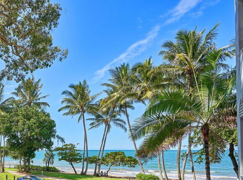 Absolute Beachfront 2 Bedroom Apartment Alassio Palm Cove - Darwin Holiday 3