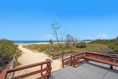 Absolute Beachfront Apartment! - Darwin Holiday 1