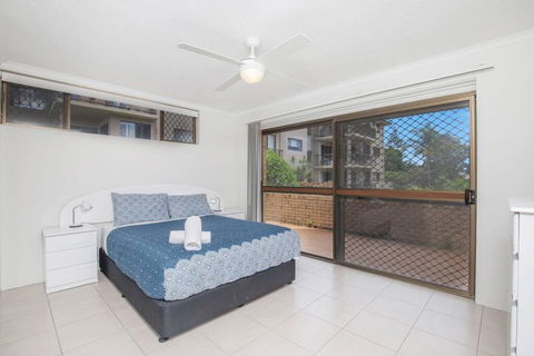 Absolute Beachfront Apartment! - Darwin Holiday 4