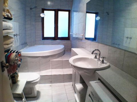 Absolute Beachfront Apartment, Amazing Sunsets - Darwin Holiday 4