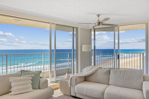 Absolute Beachfront Apartment - Darwin Holiday 0