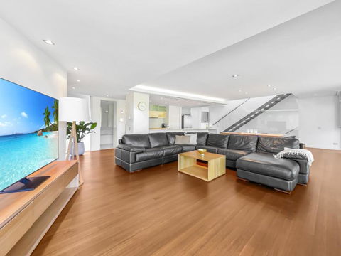 Absolute Beachfront Beach House With Amazing Views - Darwin Holiday 4
