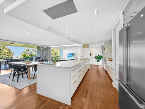 Absolute Beachfront Beach House With Amazing Views - Darwin Holiday 3
