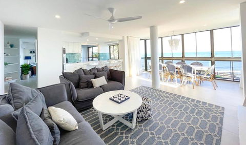 Absolute Beachfront Bliss On Kings Beach - Darwin Holiday 2