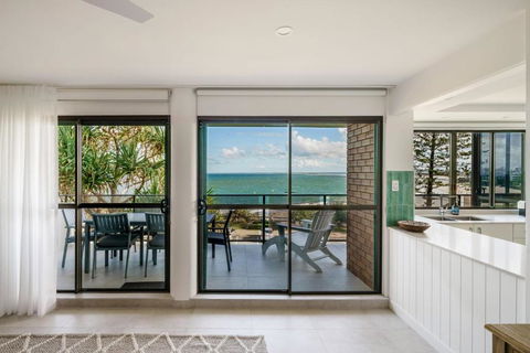 Absolute Beachfront Bliss On Kings Beach - Darwin Holiday 4