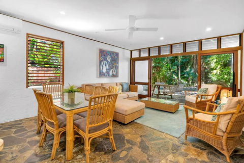 Absolute Beachfront, Heart Of Port Douglas - 24 S - Darwin Holiday 0