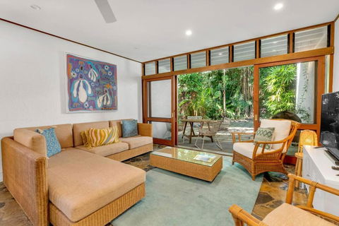 Absolute Beachfront, Heart Of Port Douglas - 24 S - Darwin Holiday 1
