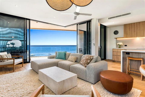 Absolute Beachfront Luxury Apartment - Darwin Holiday 0