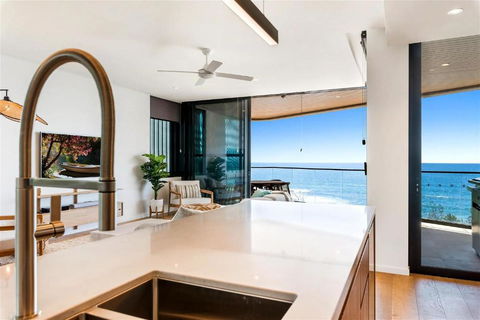 Absolute Beachfront Luxury Apartment - Darwin Holiday 2
