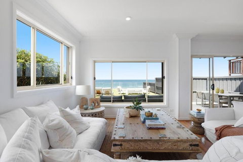 Absolute Beachfront Luxury In Narrabeen - Darwin Holiday 3