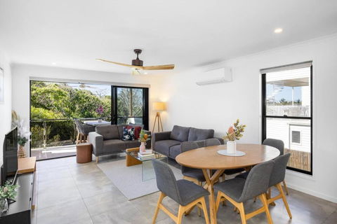 Absolute Beachfront Marcoola 4Bd, Heated Spa - Darwin Holiday 3