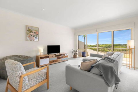 Absolute Beachfront Retreat On The Esplanade - Darwin Holiday 0