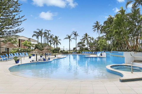 Absolute Beachfront Royal Palms - Darwin Holiday 1