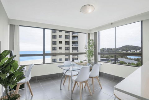 Absolute Beachfront Royal Palms - Darwin Holiday 4